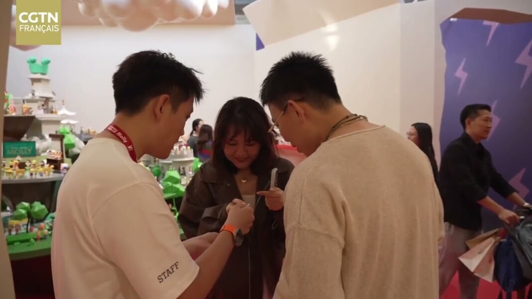 Chine : le patrimoine culturel immatériel séduit la jeunesse à travers les jouets tendance Chine : le patrimoine culturel immatériel séduit la jeunesse à travers les jouets tendance