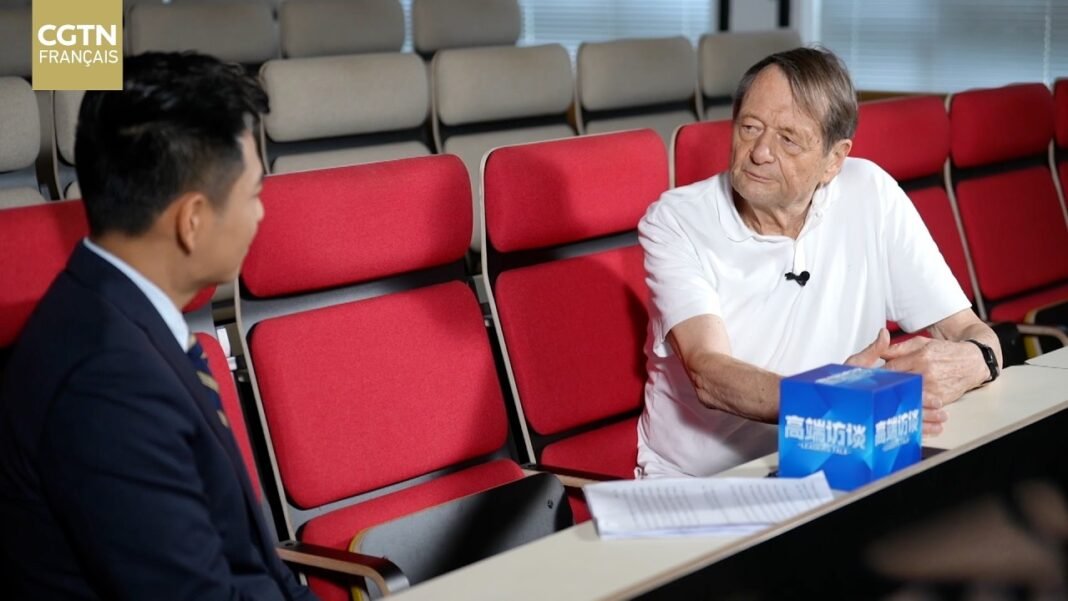 Interview exclusive d’Otthein Herzog : d’un séjour de courte durée en tant que chercheur invité à une demande de résidence permanente, pourquoi cet universitaire allemand a-t-il choisi de s’installer en Chine ? Interview exclusive d’Otthein Herzog : d’un séjour de courte durée en tant que chercheur invité à une demande de résidence permanente, pourquoi cet universitaire allemand a-t-il choisi de s’installer en Chine ?
